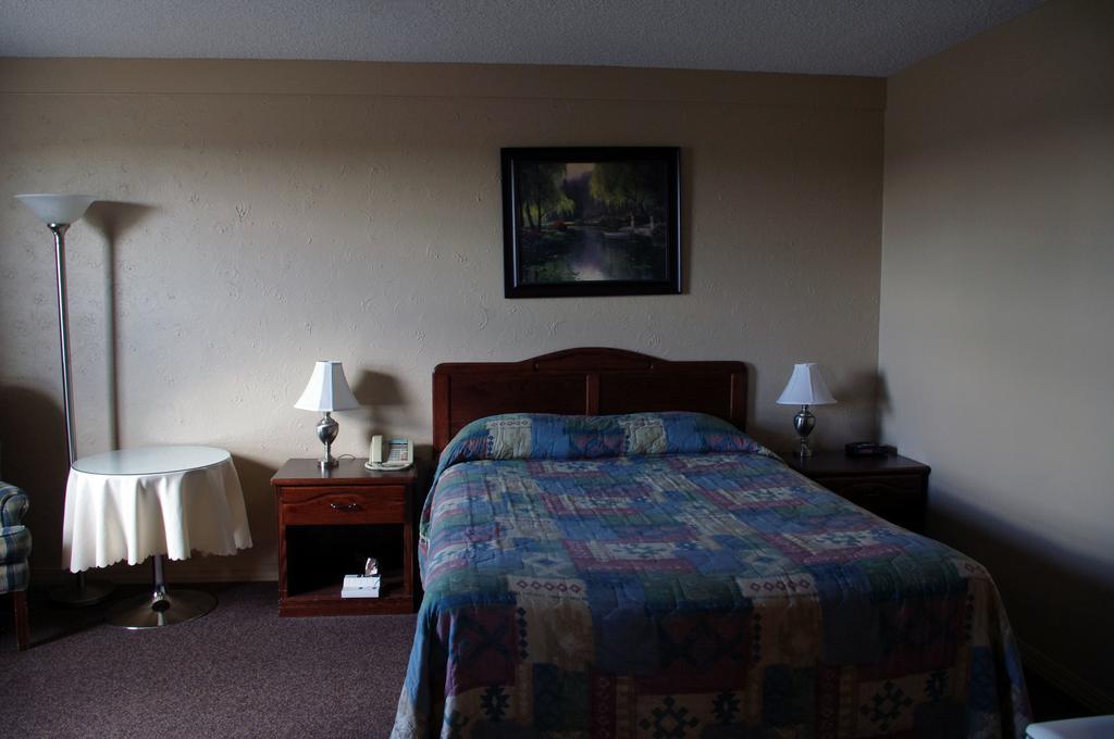 Bella Vista Inn Humboldt Стая снимка